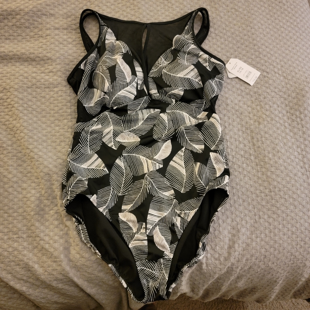 Super cute bathing suit